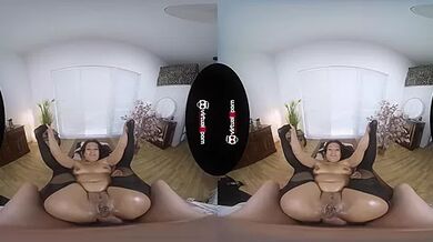 Whole Hand Deep Inside Her Ass - VirtualXPorn