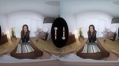 Whole Hand Deep Inside Her Ass - VirtualXPorn