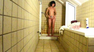 Ariel Ortiz got out of bed very horny, so while she showered, she masturbated with her toys in her s