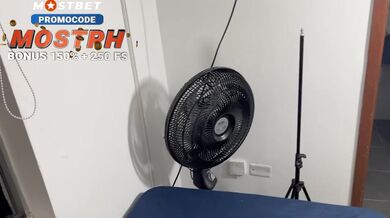 Una enorme verga me folla en la primera cita Parte 2 - AllisonSweet