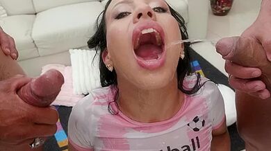 Slutty beauty Elisa Santos plays with 3 big cocks and drinks