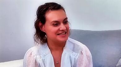 Pam takes the sun in Nîmes! - Jacquie et Michel TV