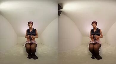 135 - Aria Rossi - Solo Model In Stockings Toying