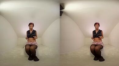 135 - Aria Rossi - Solo Model In Stockings Toying