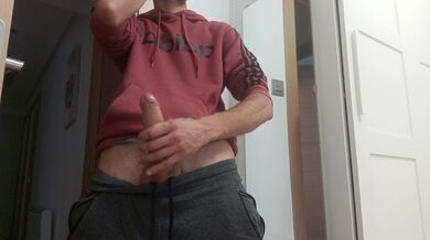 Finisco la Ricca Sega di questo Enorme Cazzo Duro che sparge lo Sperma a Getti ovunque