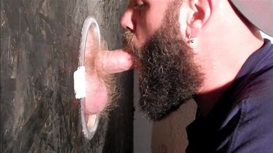 Adorare un Riding a Load da un Hot Ginger al Gloryhole