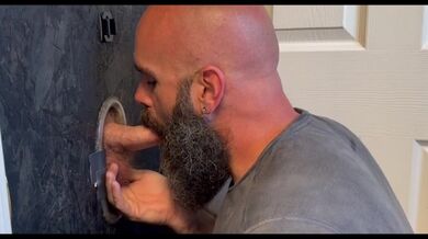 Grosso cazzo di zenzero mi alleva a Gloryhole