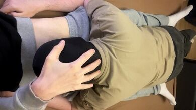 Un amico etero usa la mia bocca