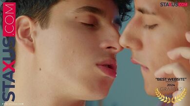 STAXUS :: Gli amici hanno una sessione di sesso caldo al mattino