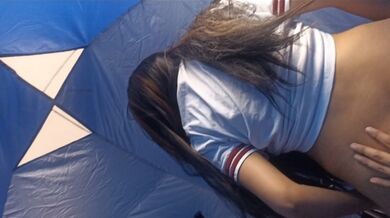 STUDENTI CHE SCOPANO NELLA TENDA, studentessa che scopa durante l'escursione!!