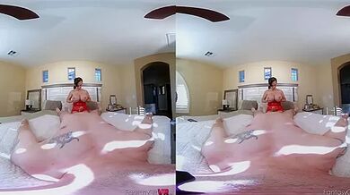 Catalina Cruz - Holiday Spirit Vr