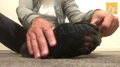 I CALZINI DA LAVORO SONO BEN INDOSSATI - DENTRO E FUORI - NON MI SONO RESO CONTO DI QUANTO FOSSERO USURATI FINO A QUANDO NON SONO TORNATO A CASA - MANLYFOOT