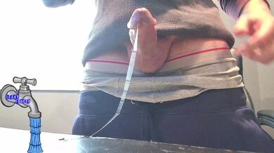 40 minuti-non-stop-non-stop-precum-precum-gocciolante-bordo-Rubinetto-Leaky