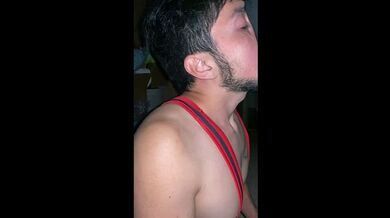 Questa sessione di gola profonda mostra cosa succede quando lo sforzo incontra il controllo PT1