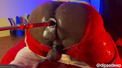 BUBBLE BUTT DipSoDeep riempie e spalanca la figa del ragazzo