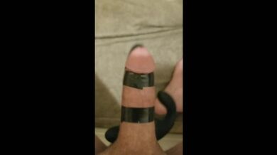 Massaggio del cazzo fatto in casa, a mani libere con massaggiatore prostatico "spara carico caldo!!