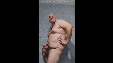 Masturbazione in solitaria in bagno