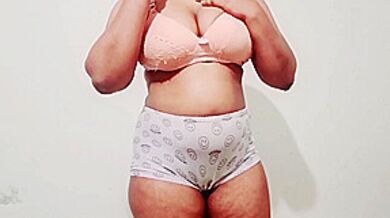 Video Call Fun ගනන ඕන අය ටලගරම වලන මසජ කරනන Anusexy