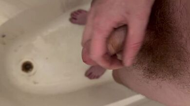 Un po 'di masturbazione da solista sotto la doccia