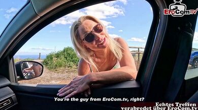 Deutsche Blonde Milf abgeholt zum EroCom Userdate im Auto