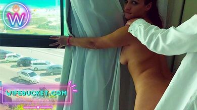 MILFs amatoriale di Wifebucket - Piegala e scopala, è anche una bella vista