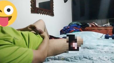 Masturbazione guardando porno