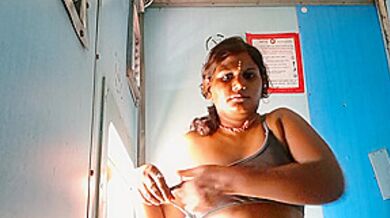 Village Bhabhi - Soni Bhabhi Ko Raat Me Choda Aur Gaand Mari Indiansoni Hindi Sex