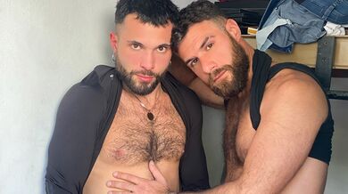 Hot Latino Driver Rodrigo El Santo seduce il calciatore Eric Deen e lo scopa duro - Dick Rides