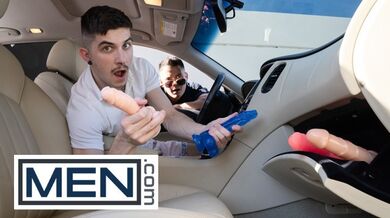 MEN - Il poliziotto sporco Colton Reece mostra a Harrison Todd chi è il capo mentre lo scopa in tutte le posizioni