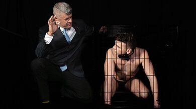 BoyForSale Bound Jack Waters viene prestato al Maestro Dillon Stone