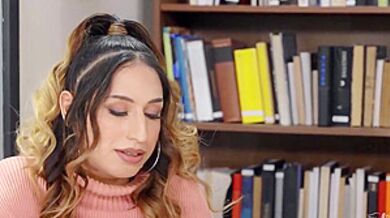 Izzy Wilde And Tony Sting - Under Table Antics