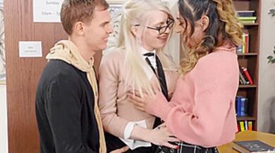 Izzy Wilde And Tony Sting - Under Table Antics