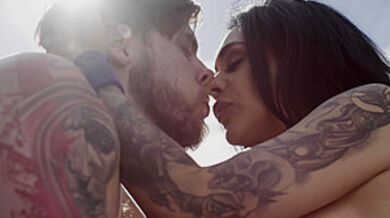 Steve Ricks And Eva Maxim In Exploding Climaxes In A B-ball Court