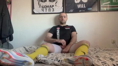 Sega e sborra in calzini e tacchetti da calcio